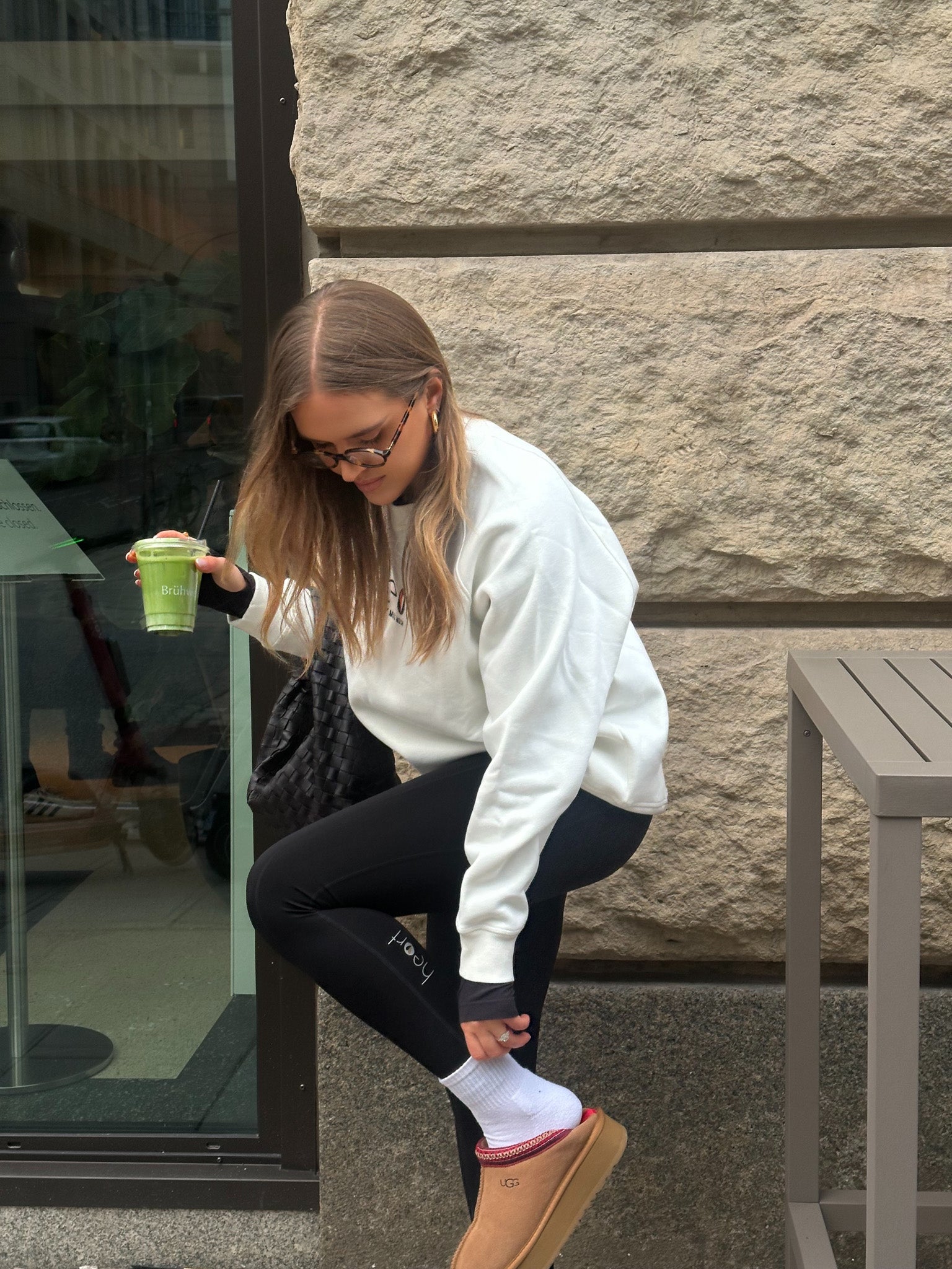 Modelshot / Black / Detail